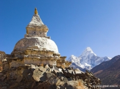 Непал. Ама-Даблам - красивейшая вершина Гималаев. Буддизм.