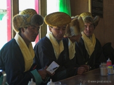 Непал. Глубокий туризм. Тибетские монахи - отдых в лоджии