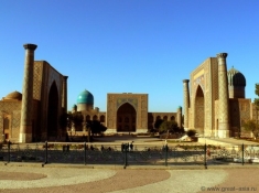 Узбекистан, Самарканд, площадь Регистан. Туры по Средней Азии