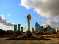 Казахстан. Астана - современный азиатский мегаполис. Байтерек - символ новой столицы